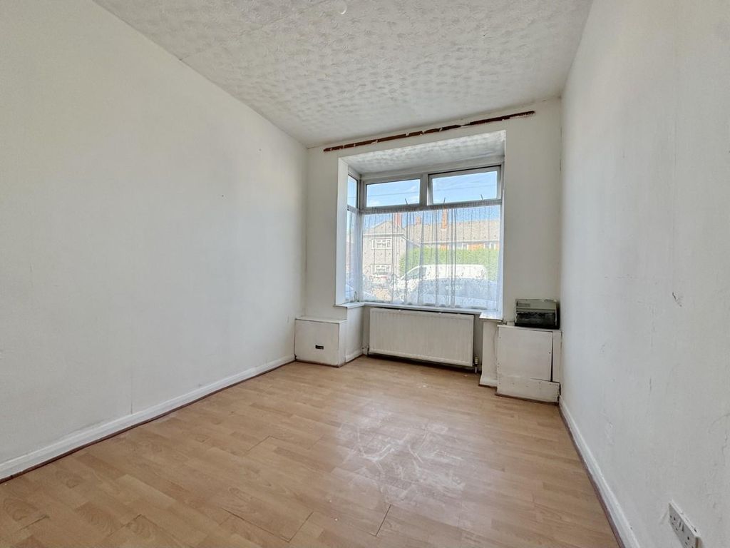 Property photo 3 of 9 3