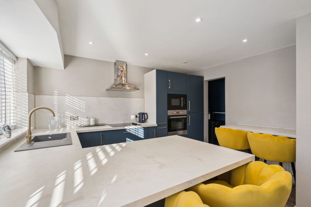 Property photo 2 of 12 Kitchen/Dining Room