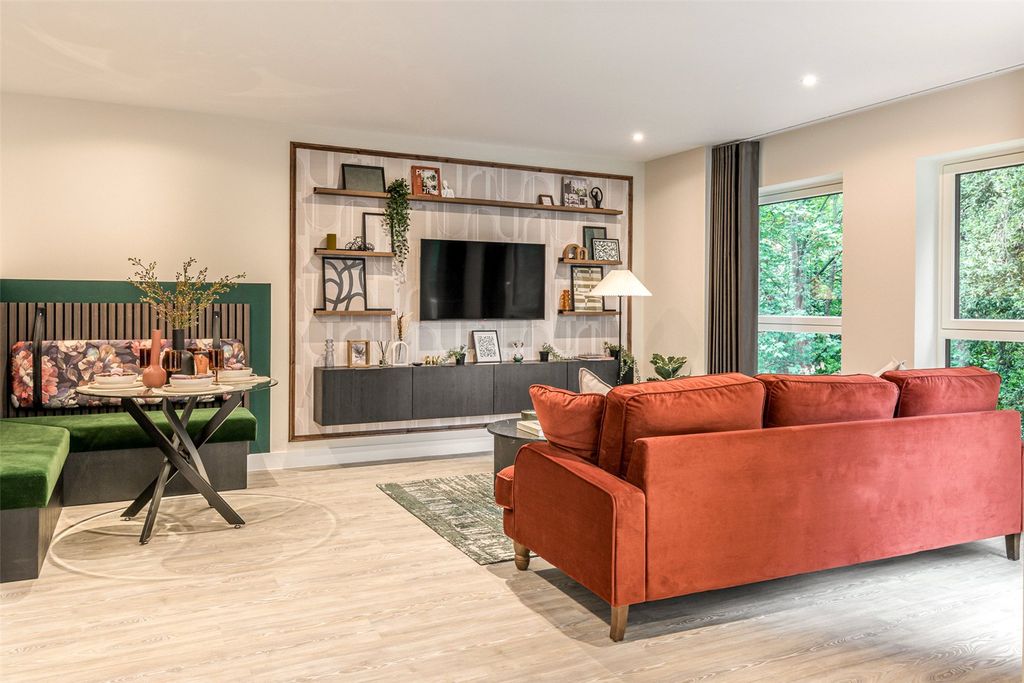 Property photo 1 of 10 Living Room