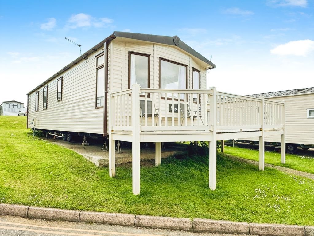 Property photo 1 of 17 Caravan