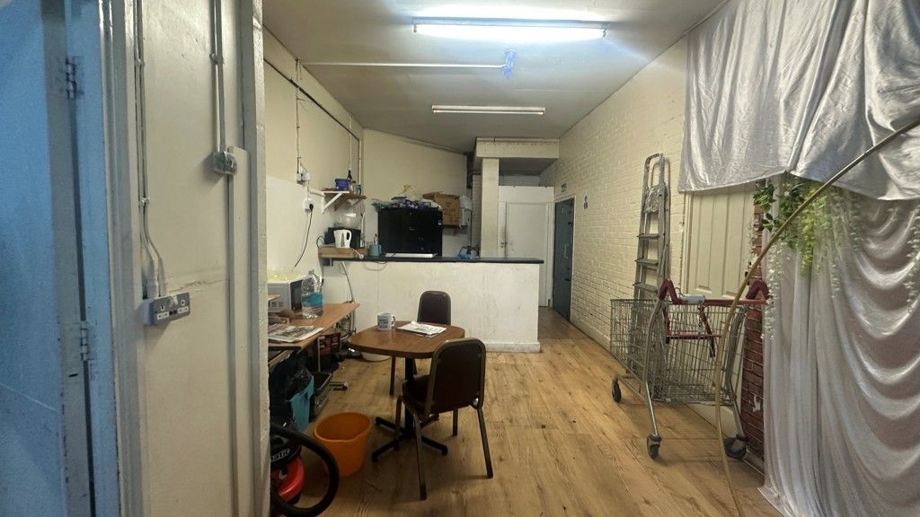 Property photo 3 of 6 Photo 6