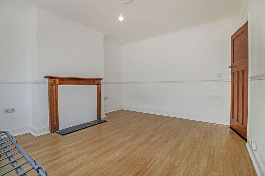 Property photo 3 of 16 Gallery