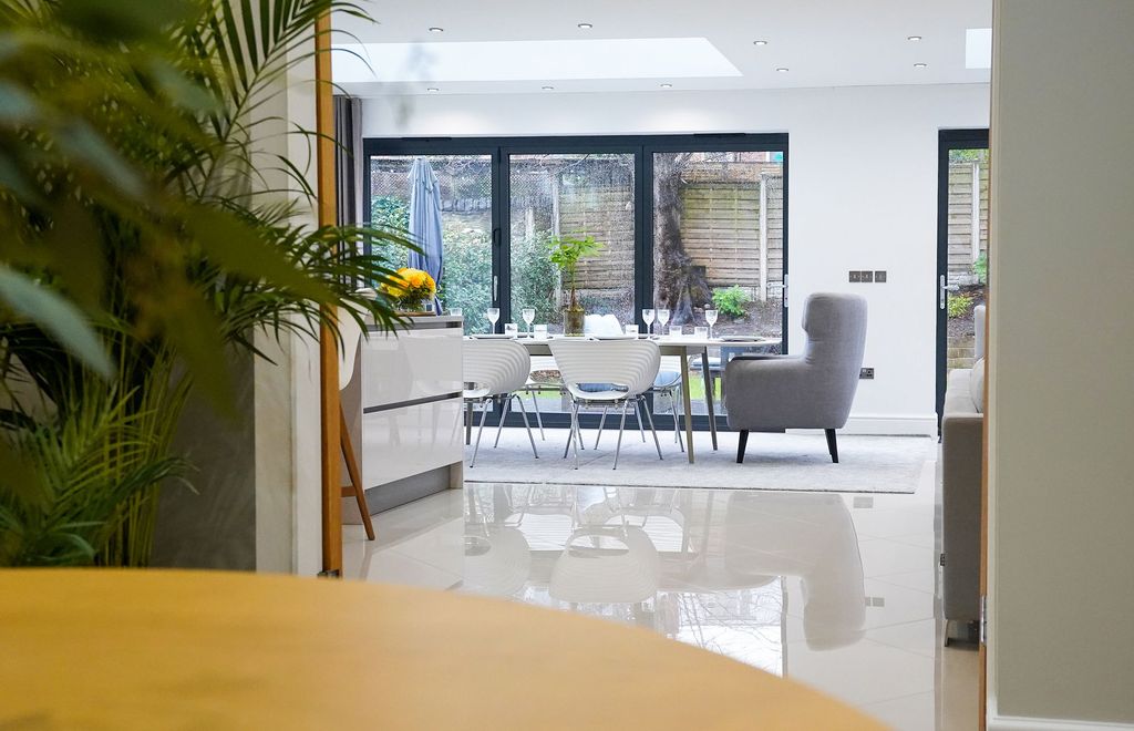 Property photo 1 of 40