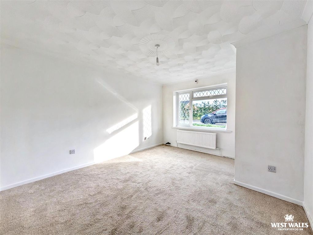 Property photo 3 of 22 1000150124.Jpg