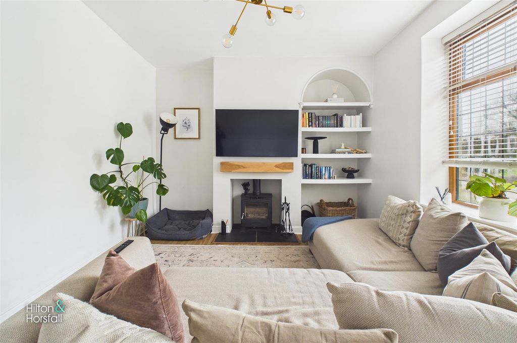 Property photo 3 of 14 Gisburn Road