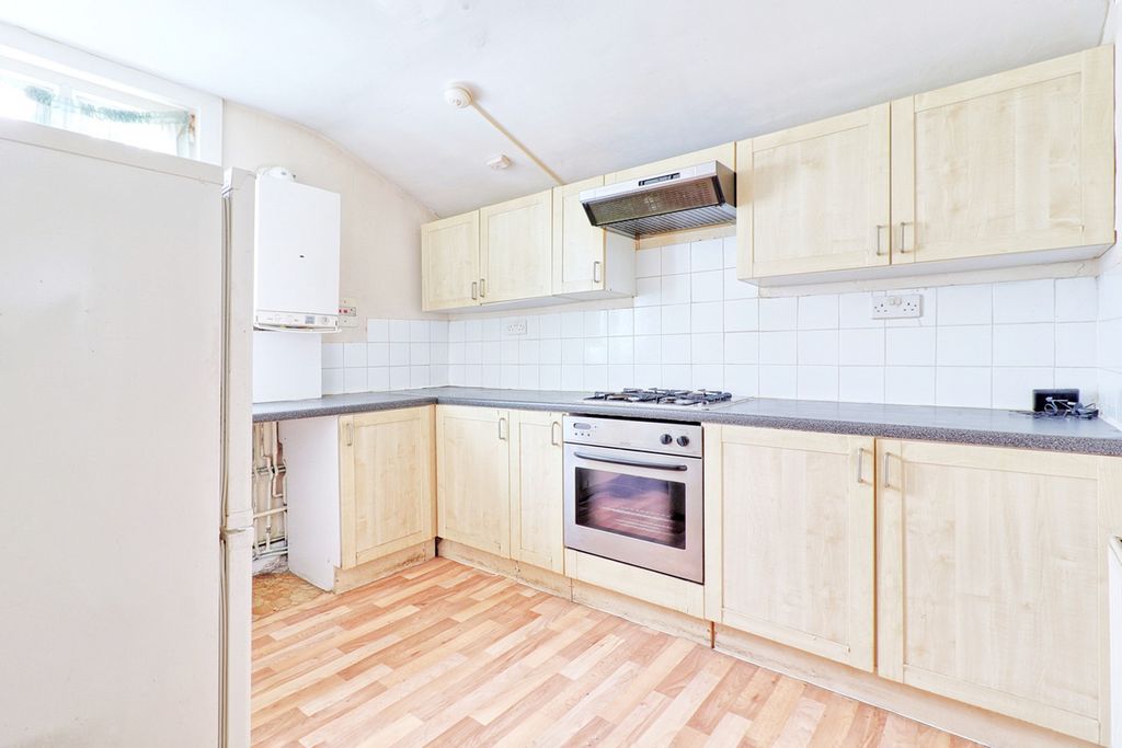 Property photo 3 of 7