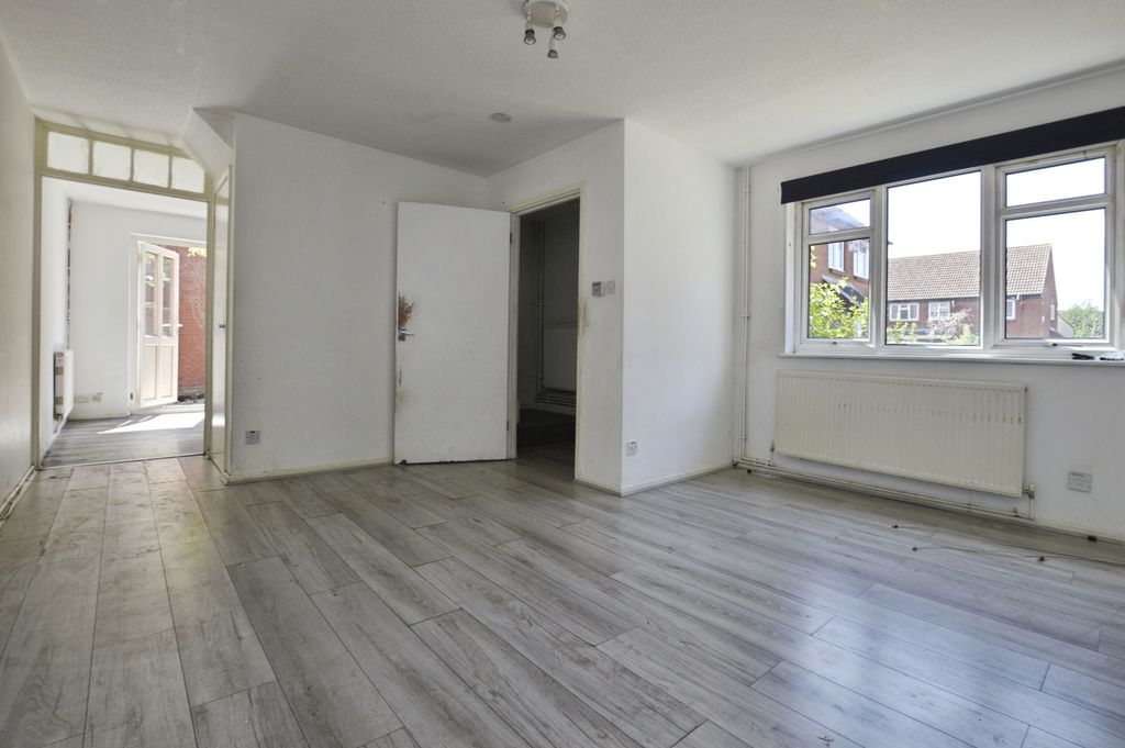 Property photo 2 of 11 Pbox-Img.Jpg