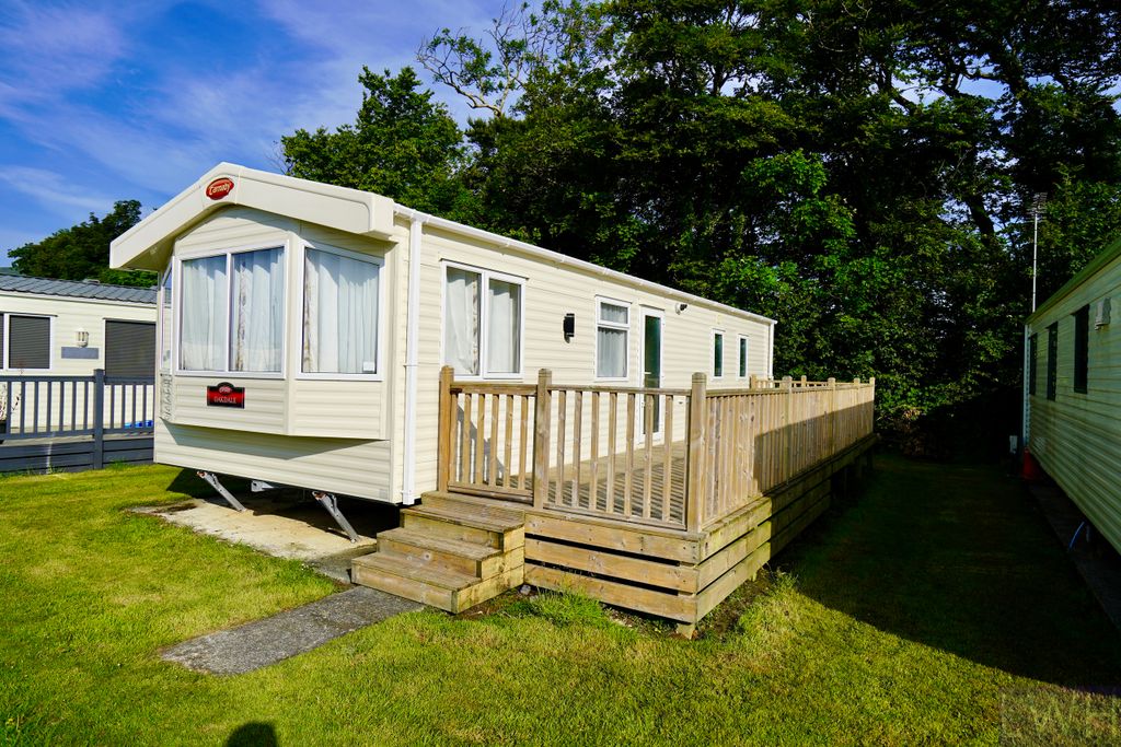 Property photo 3 of 19 Decking.Jpg
