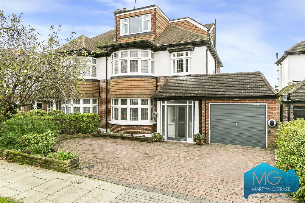 Property photo 1 of 31 Picture No. 16