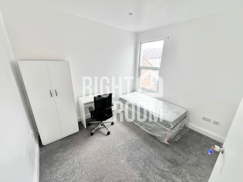 Property photo 1 of 3