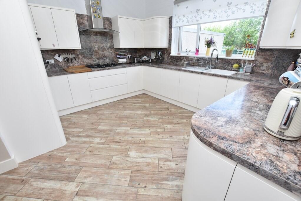 Property photo 2 of 22 Kitchen