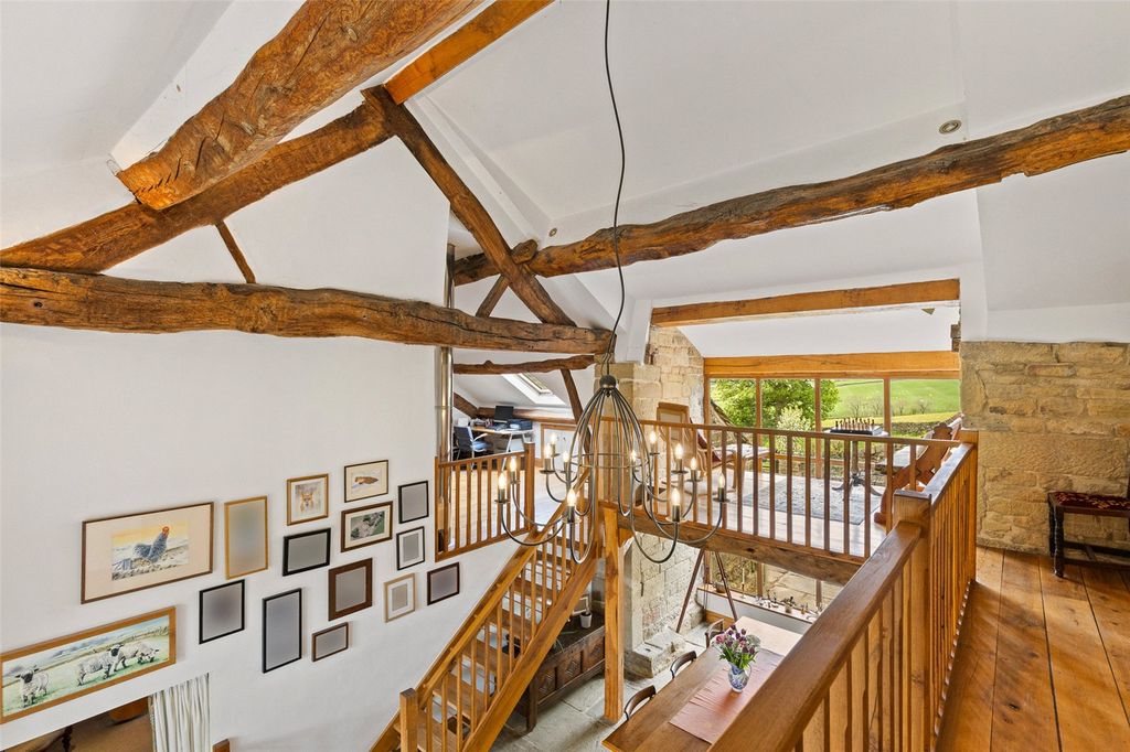 Property photo 3 of 54 Galleried Landing