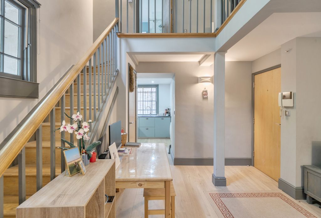 Property photo 1 of 13 1447175-14-69E746...