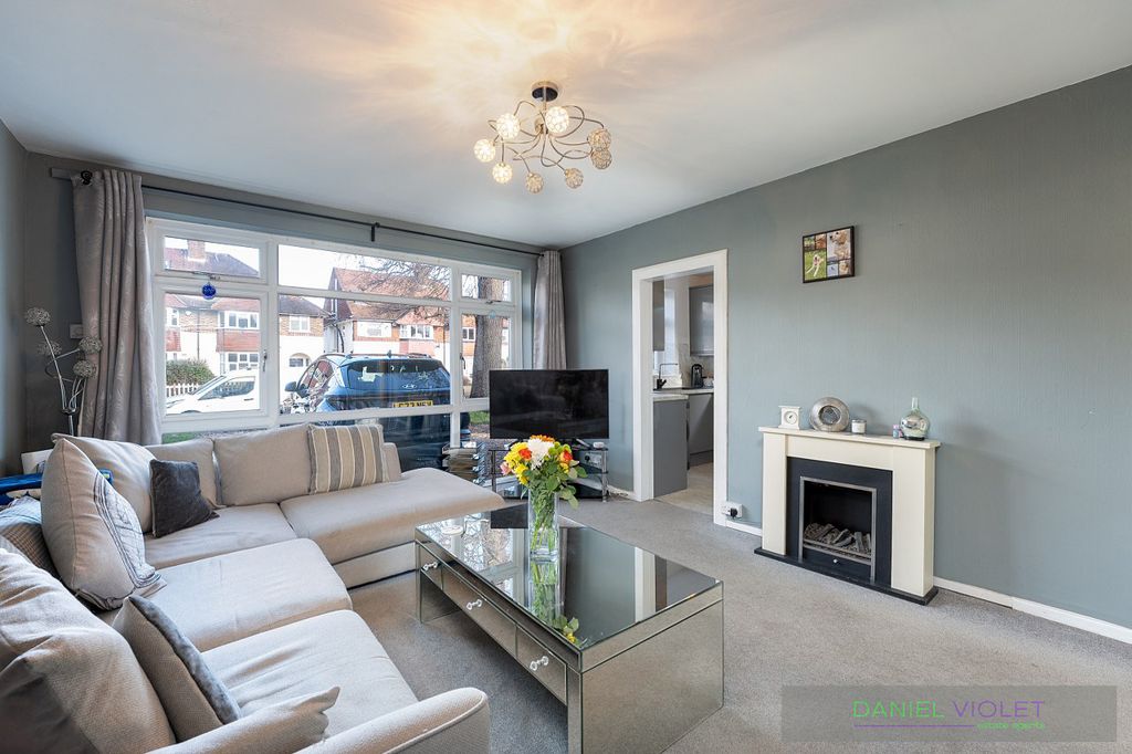 Property photo 3 of 13