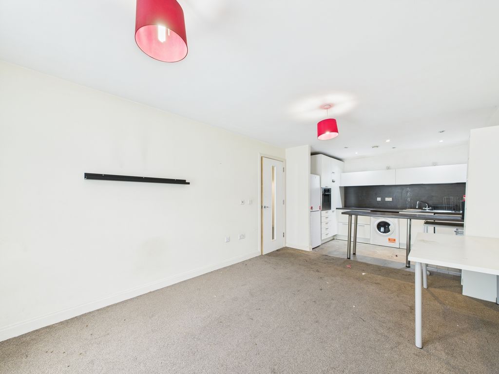 Property photo 3 of 11