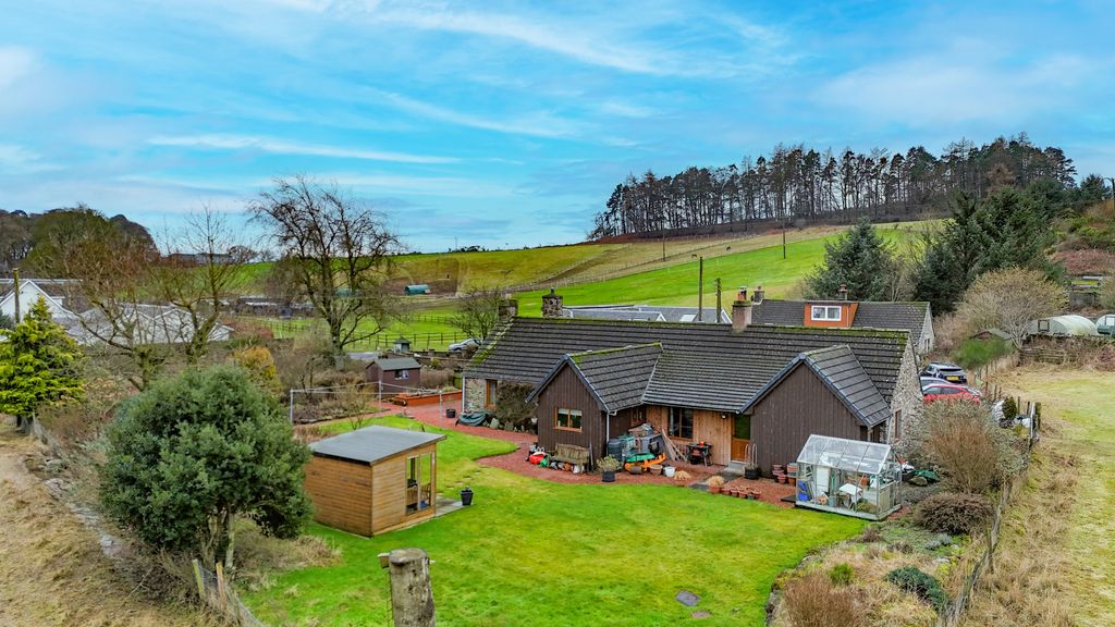 Property photo 1 of 40 Dji_20260126120932_0586_D