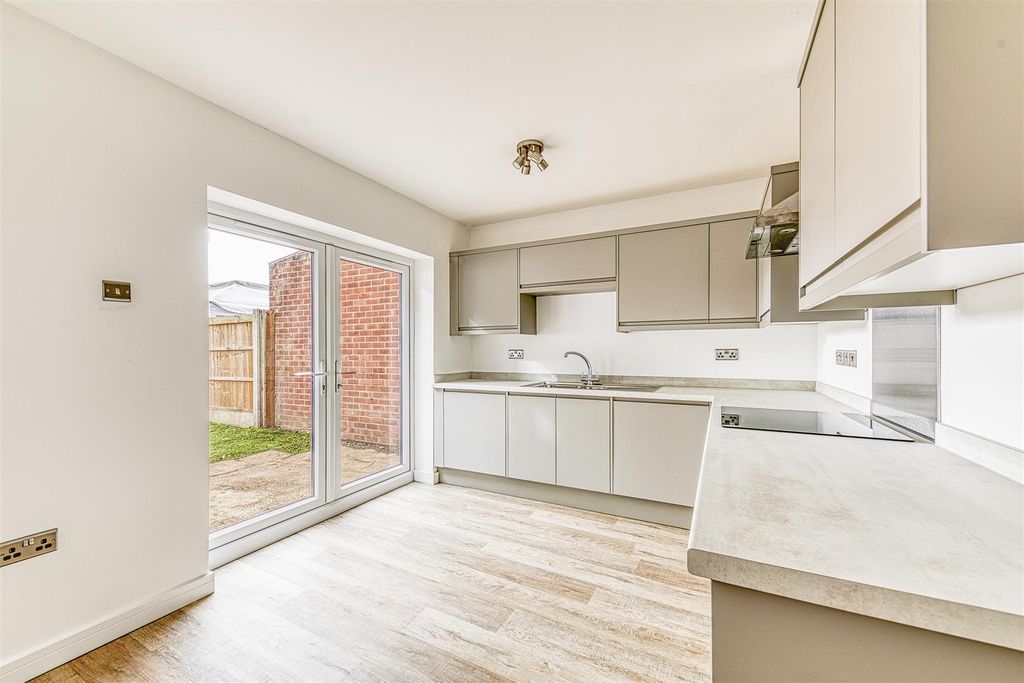 Property photo 2 of 25