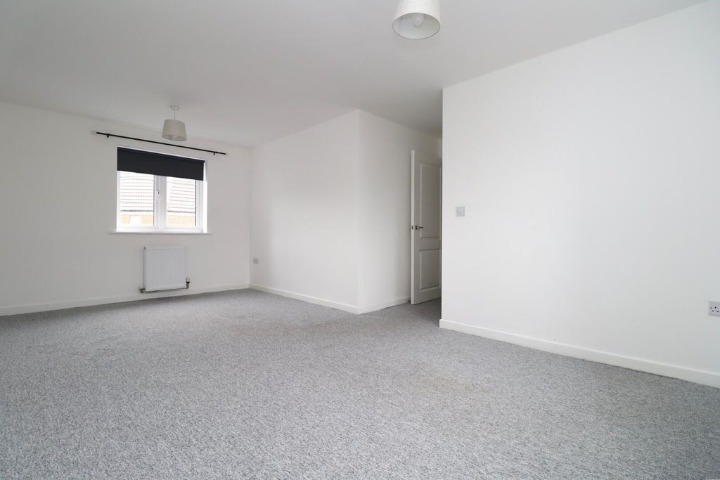 Property photo 3 of 16 Living Room