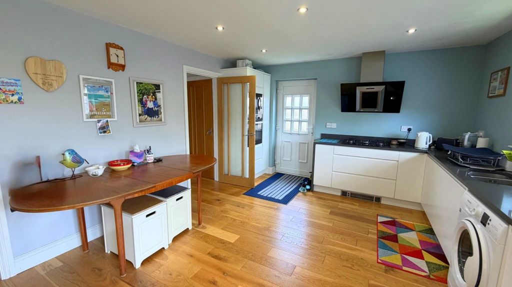 Property photo 3 of 19 Kitchen/Dining Room