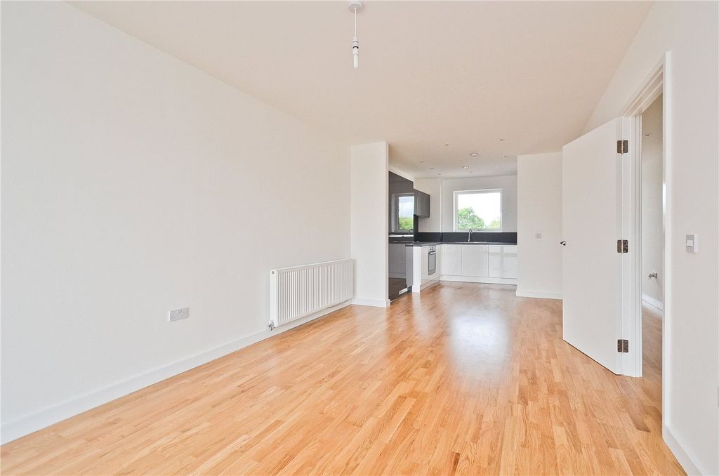 Property photo 2 of 18 Picture No. 15