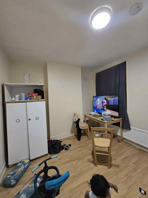 Property photo 3 of 7