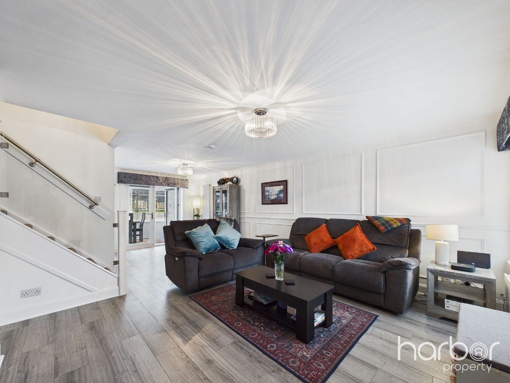 Property photo 2 of 25 4765733