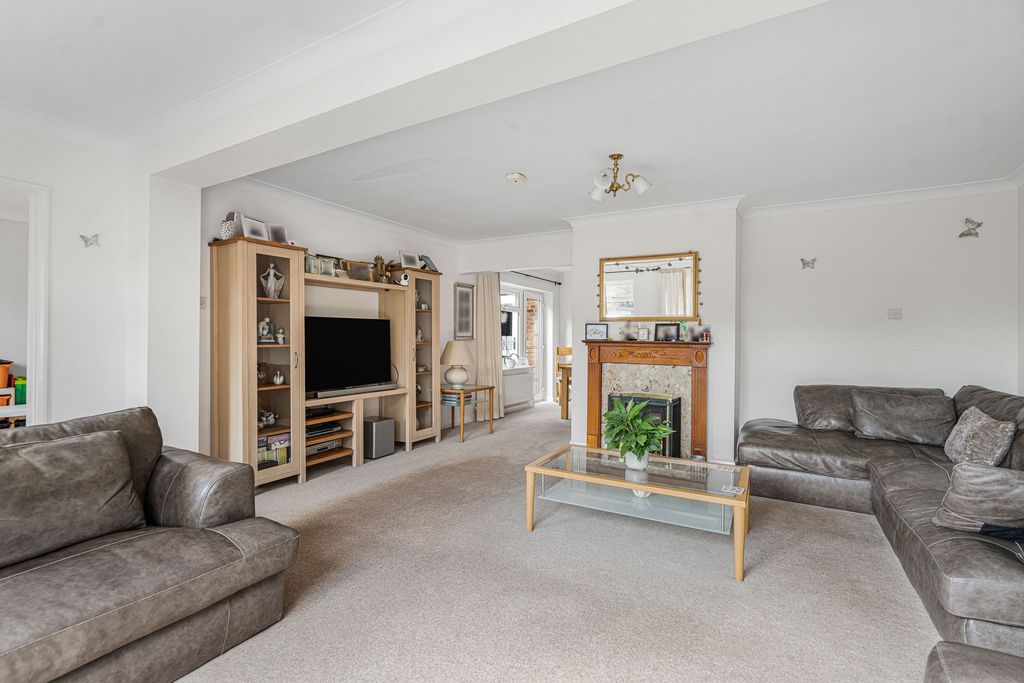 Property photo 2 of 19