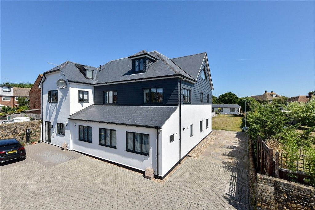 Property photo 1 of 16 External (Brochure)