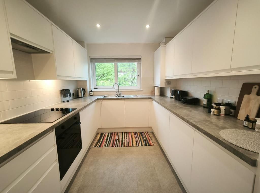 Property photo 2 of 9 Kitchen