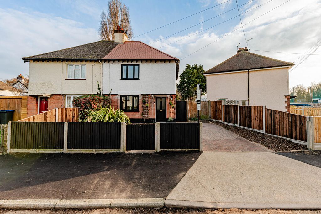 Property photo 2 of 30 Front (Exterior)