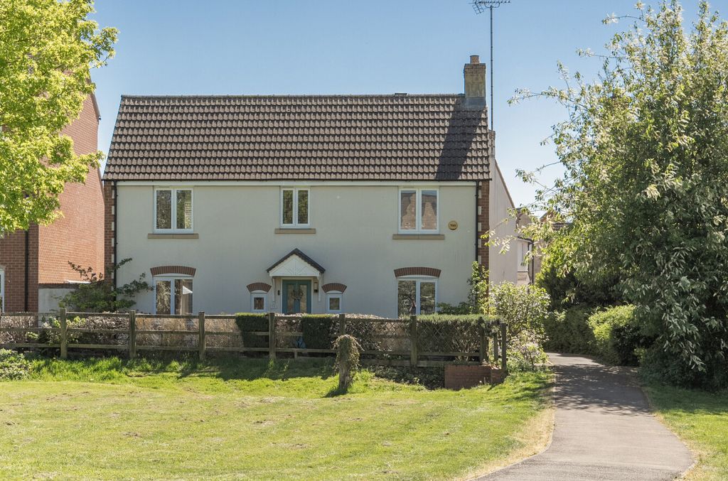 Property photo 1 of 20 6A030881024c9l169F447A52124B1454342291
