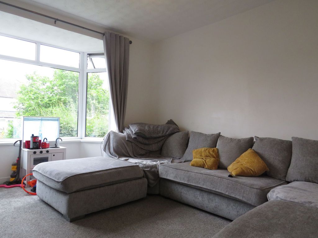 Property photo 2 of 12 Lounge