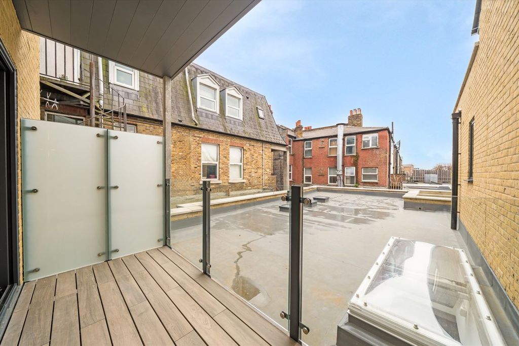 Property photo 2 of 6