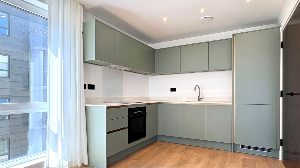 Property photo 2 of 19 Kitchen