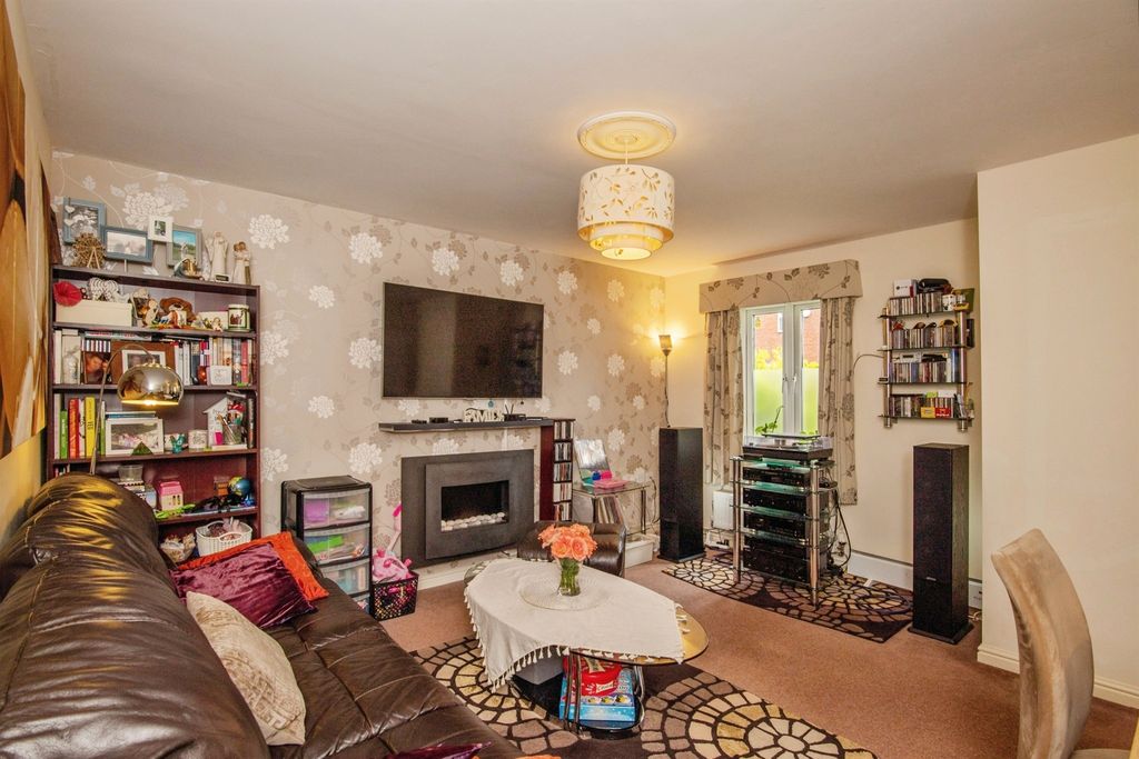 Property photo 2 of 17