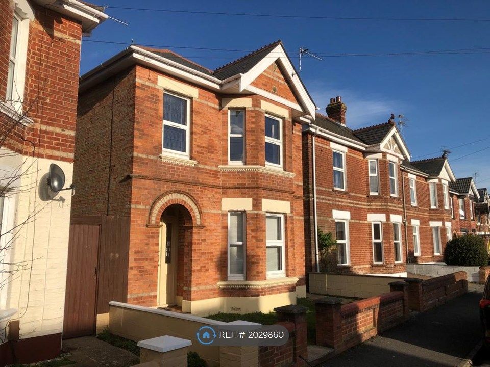 Property photo 2 of 21