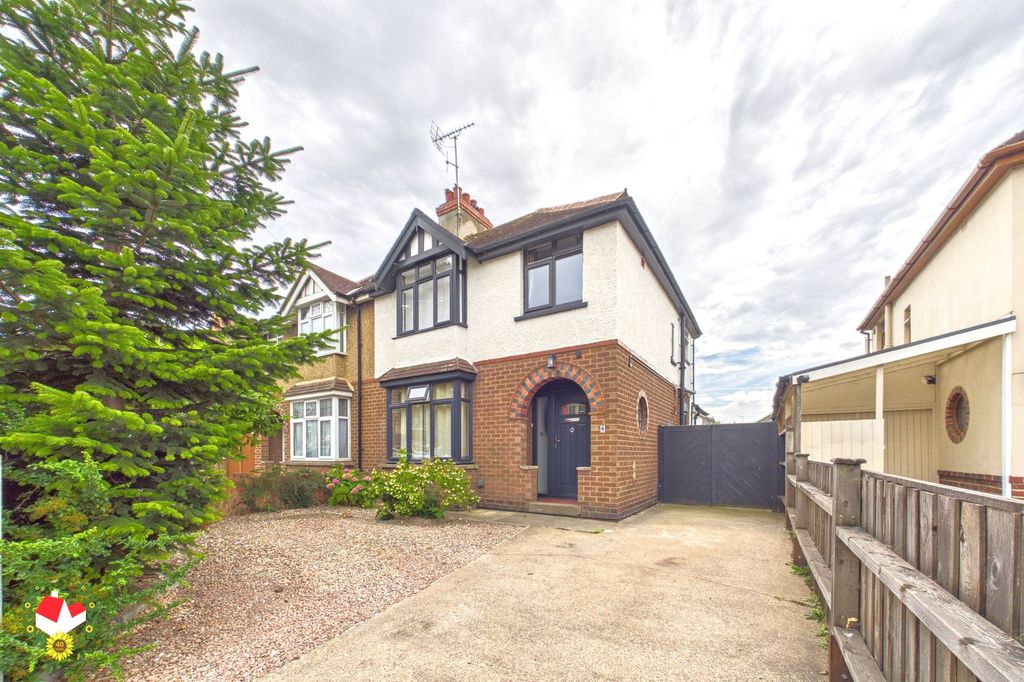 Property photo 1 of 18