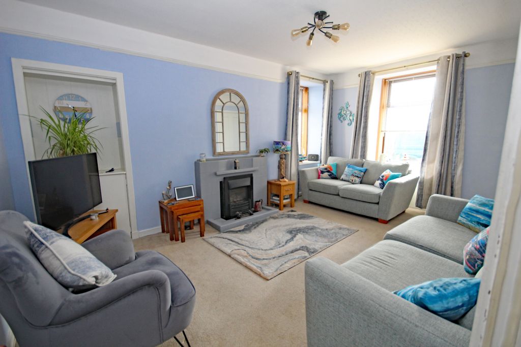 Property photo 2 of 33