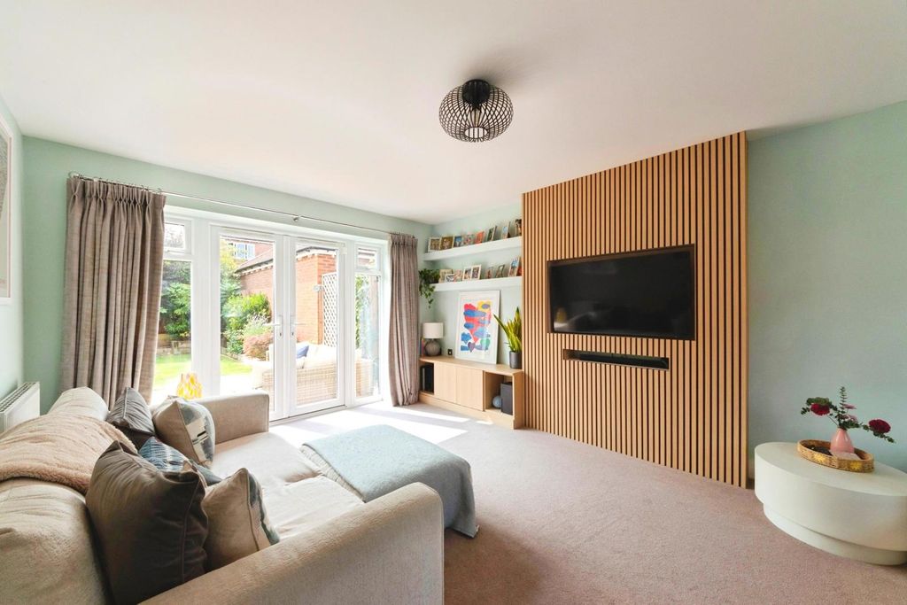 Property photo 2 of 18 Pbox-Img.Jpg