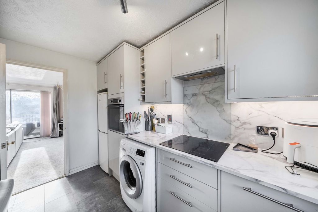 Property photo 2 of 20 1421279-12-69A566...