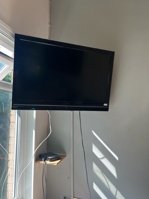 Property photo 3 of 7 TV In Communal Area