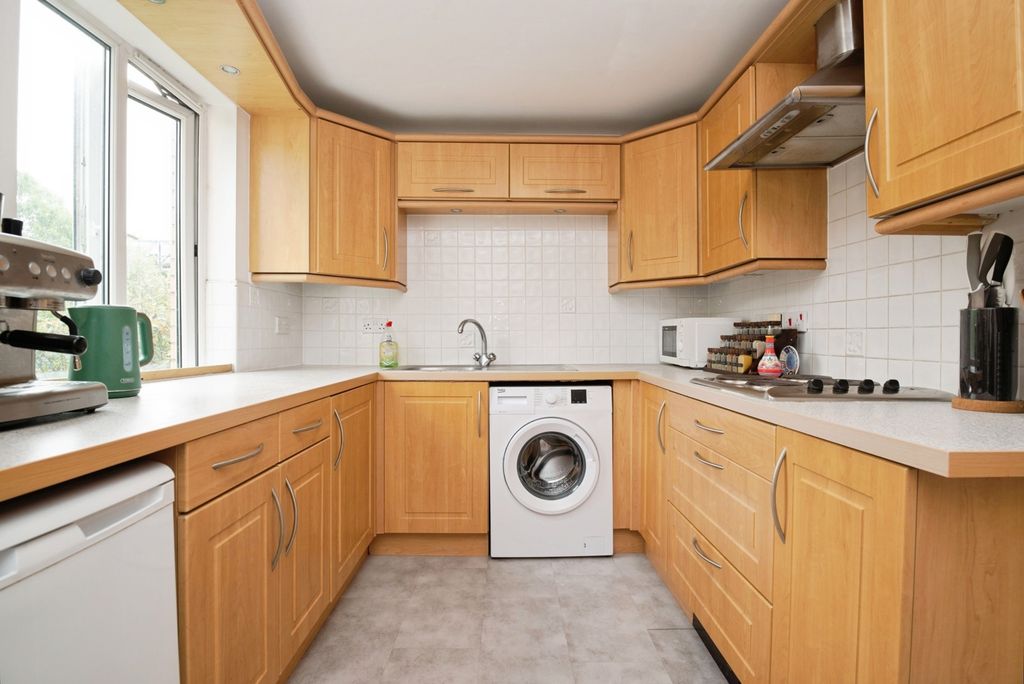 Property photo 2 of 12 Kitchen