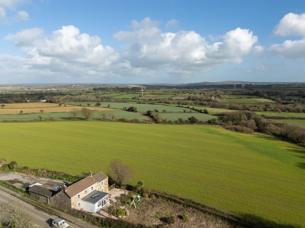 Property photo 2 of 32