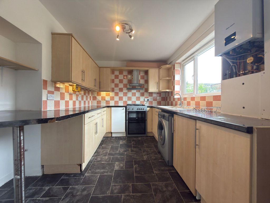 Property photo 1 of 14 Three Bedroom Family House Chigwel