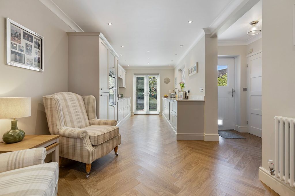 Property photo 2 of 29