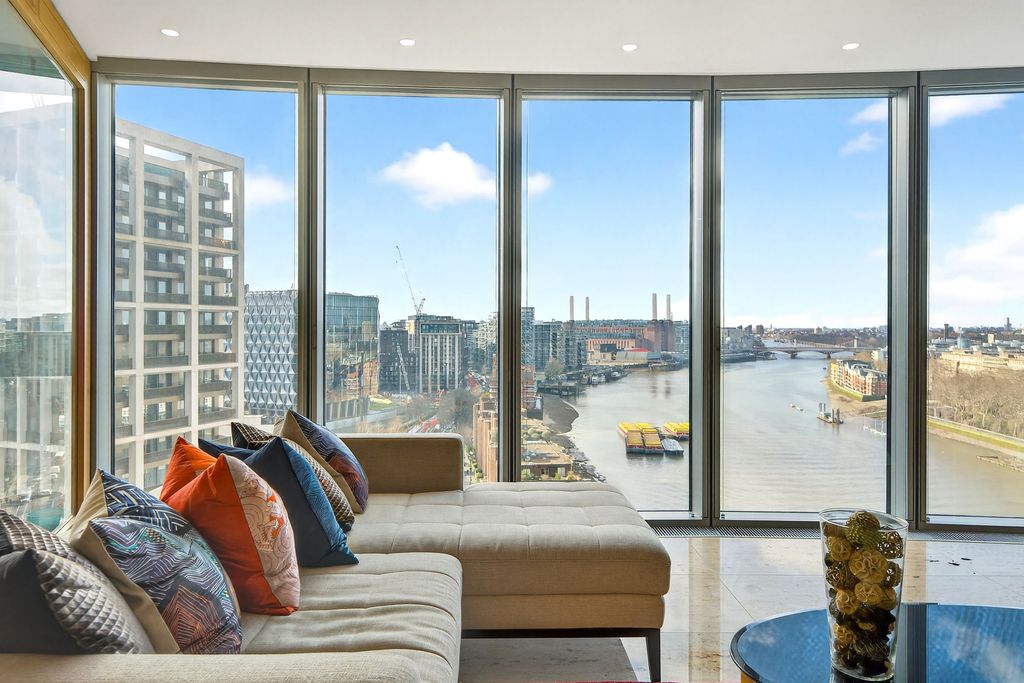 Property photo 2 of 26