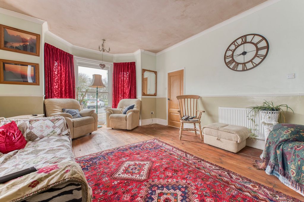 Property photo 3 of 22