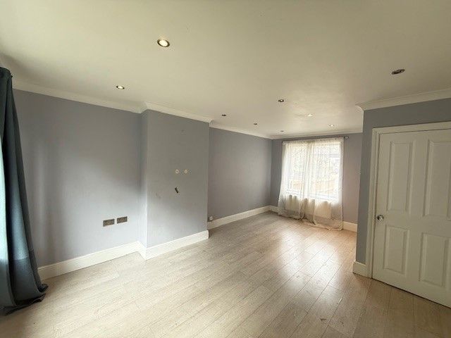 Property photo 1 of 13 Bathroom