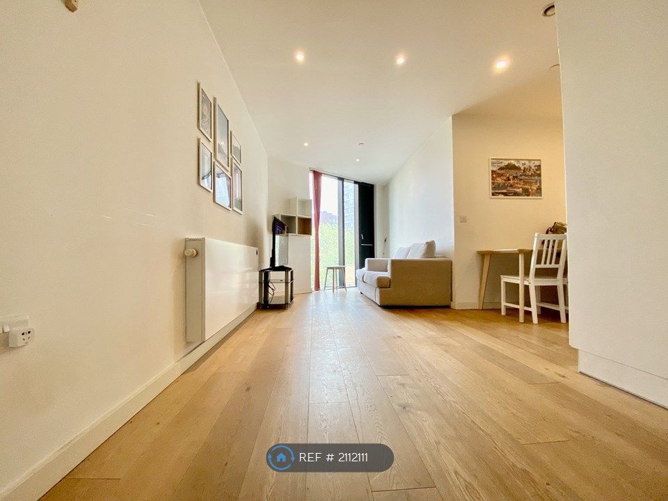 Property photo 1 of 11 Living Room