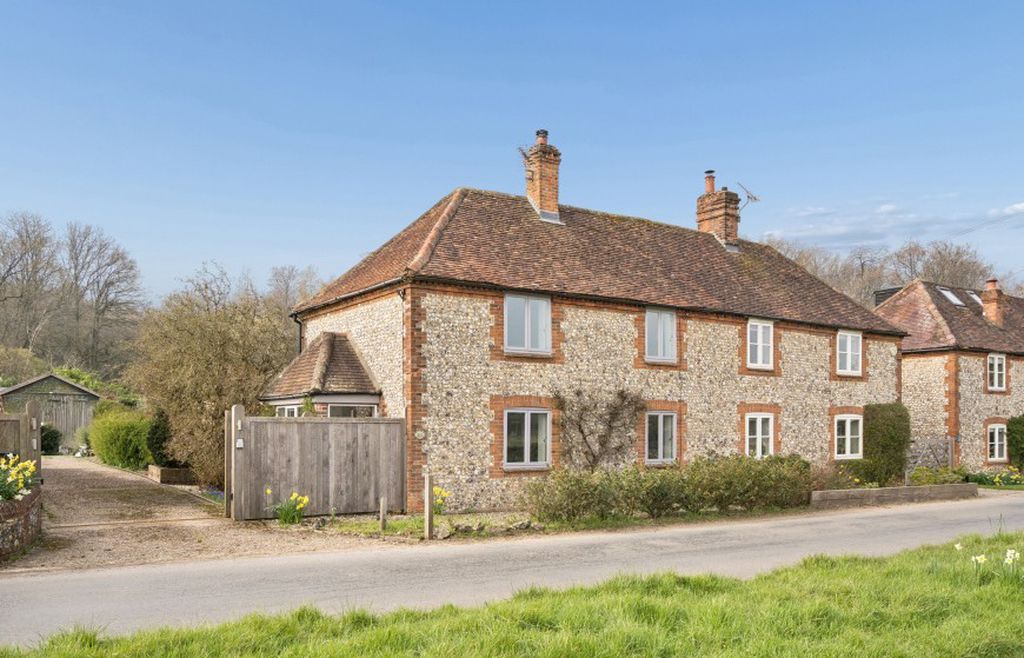 Property photo 1 of 23 Photo 8